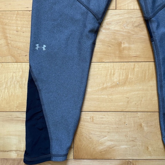 Under Armour Cropped Capri Tights Leggings Womens Size Large Gray Black Athlete - Picture 3 of 5